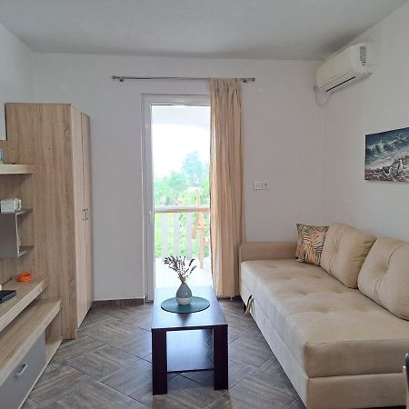 Dk Apartments Krasici Тиват Екстериор снимка