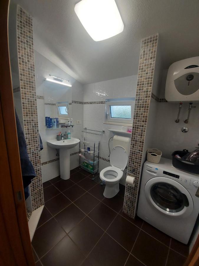 Dk Apartments Krasici Тиват Екстериор снимка