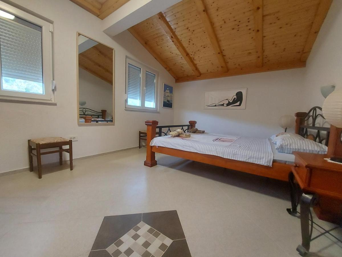 Dk Apartments Krasici Тиват Екстериор снимка