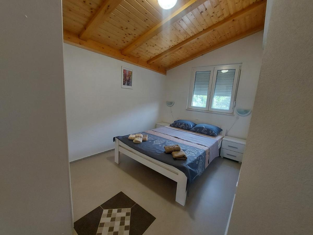 Dk Apartments Krasici Тиват Екстериор снимка