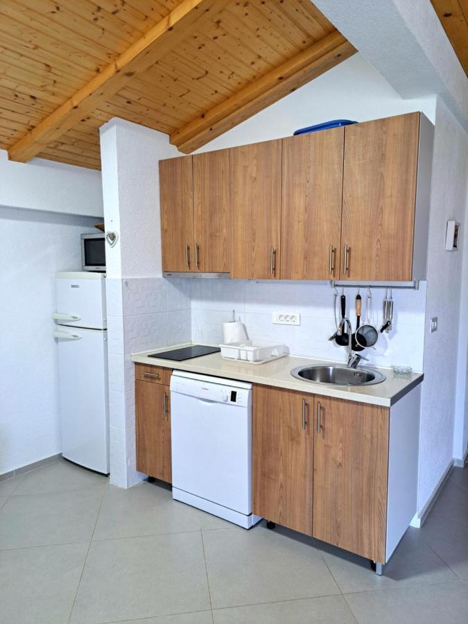 Dk Apartments Krasici Тиват Екстериор снимка