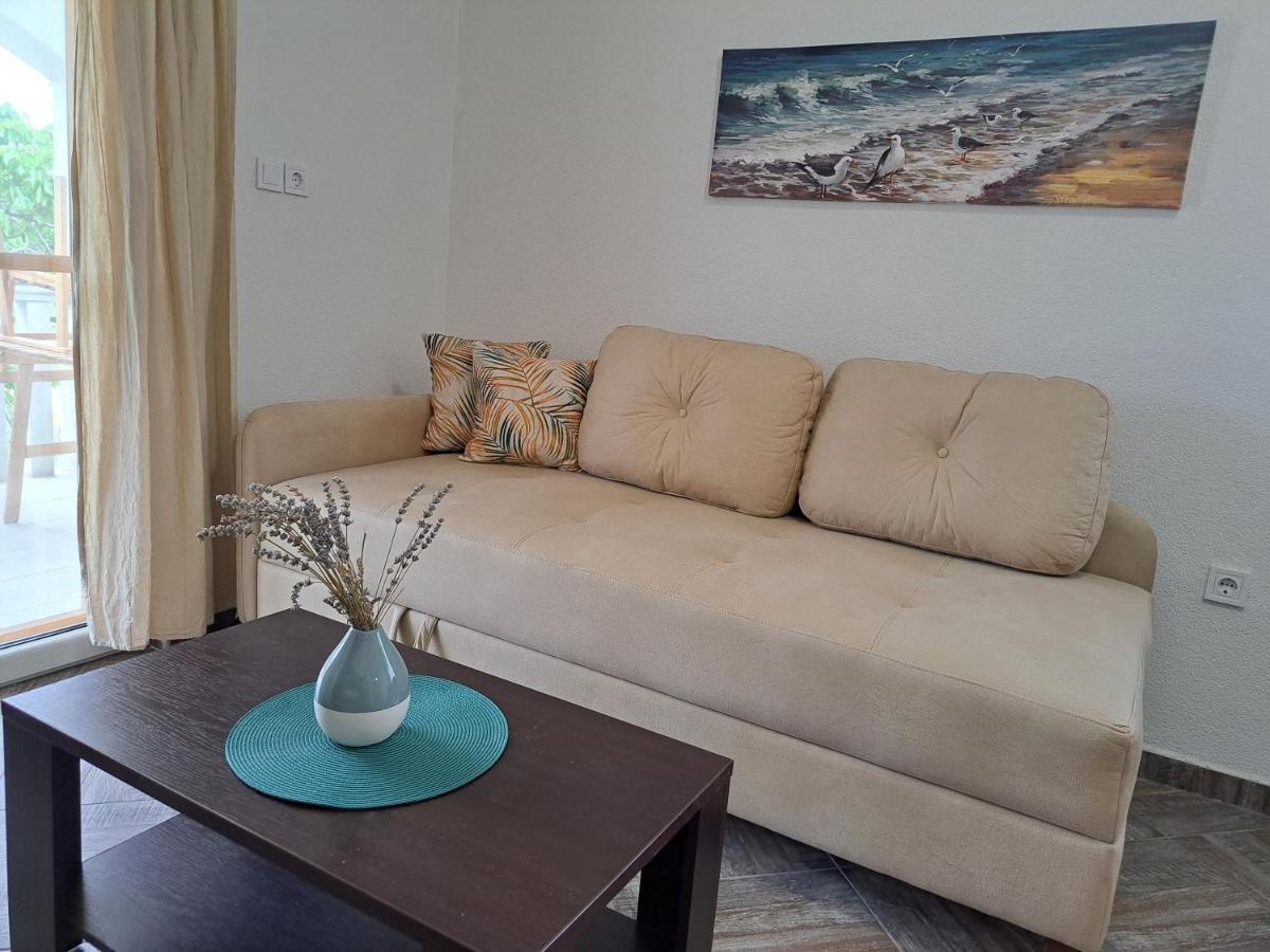 Dk Apartments Krasici Тиват Екстериор снимка